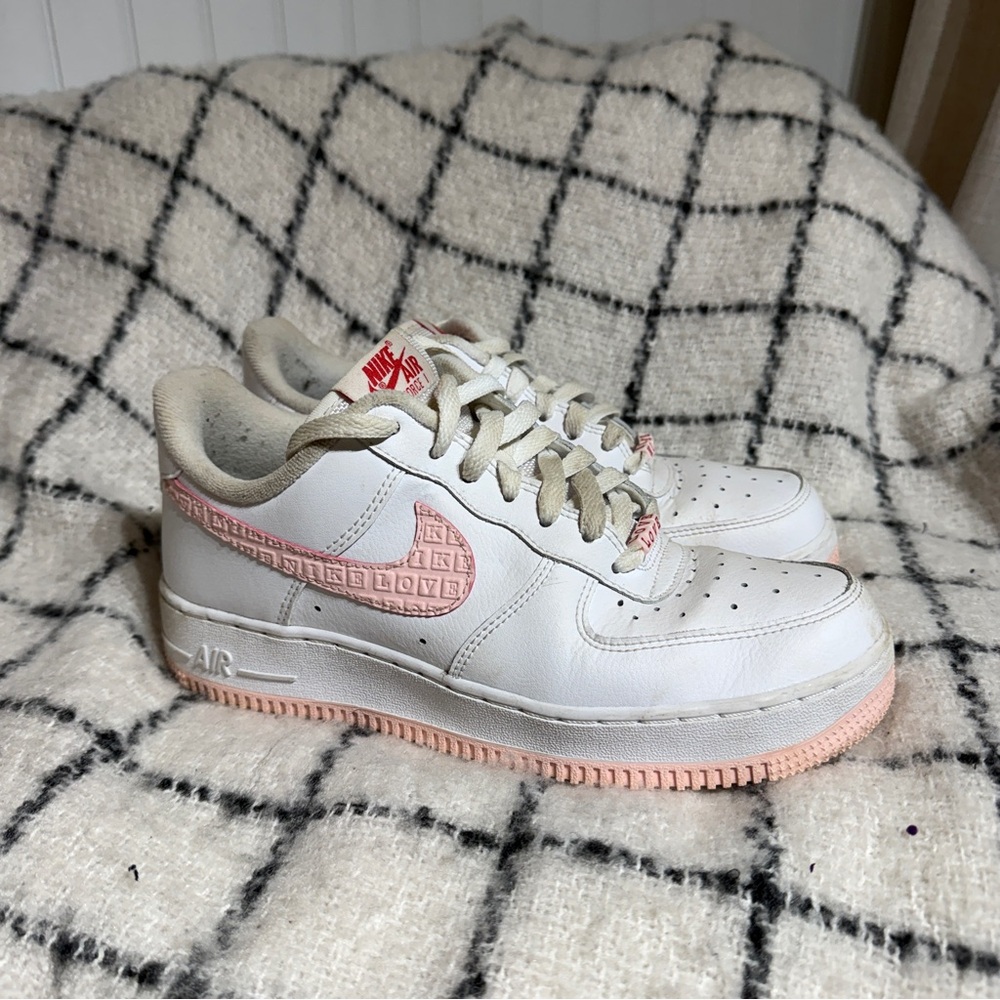 Nike White and Pink Air Sneakers